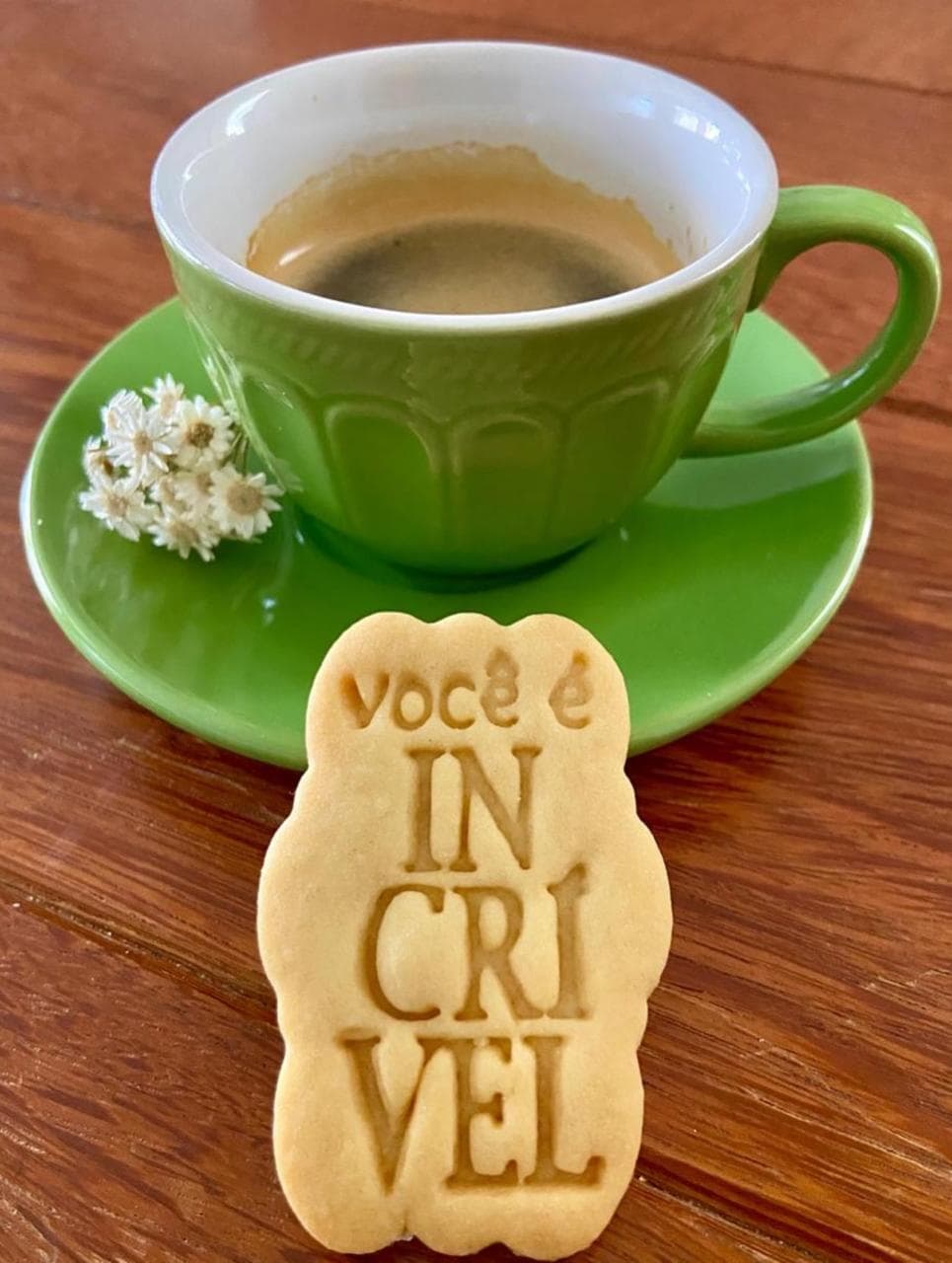 Biscoitos artesanais carimbados com mensagem personalizada, encomendas especiais ViBiscoitos Brasília